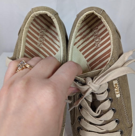 Taos Footwear Star Tan Beige Canvas Sneakers - Picture 6 of 8